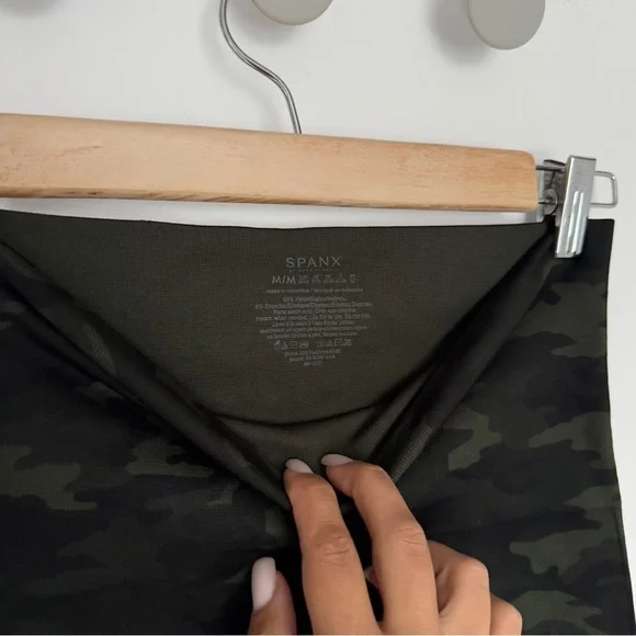 SPANX Look At Me Now  Seamless Leggings-M - Picture 7 of 8